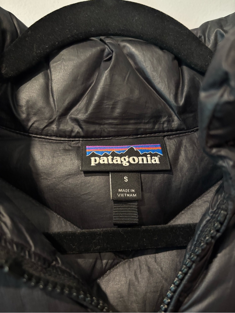 Patagonia Black Down Puffer Jacket - Picture 3 of 8